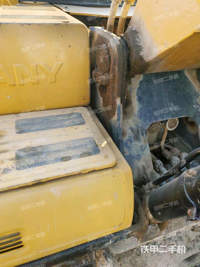 大臂根部?斜視（工作和回轉(zhuǎn)裝置）