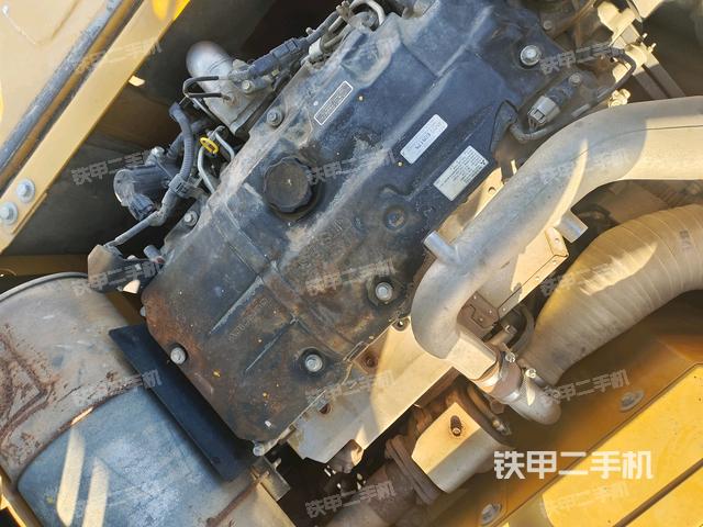 發(fā)動(dòng)機(jī)室（上車部件）