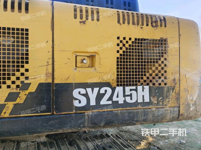 散熱器正面(大件艙室) 散熱器正面(大件艙室)