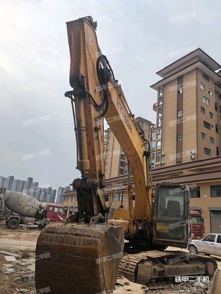 漢中現(xiàn)代R215-7C挖掘機實拍圖片