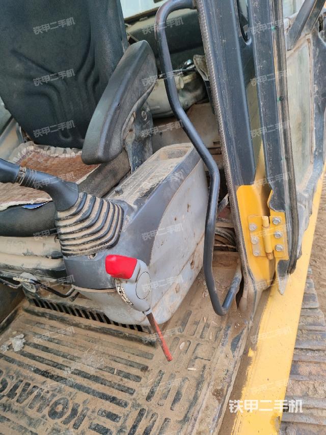 座椅左側(cè)控制臺/音響/含左手柄（駕駛室部分）