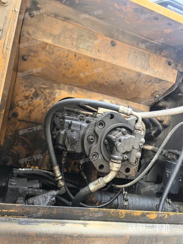 液壓泵斜45?左（大件艙室）