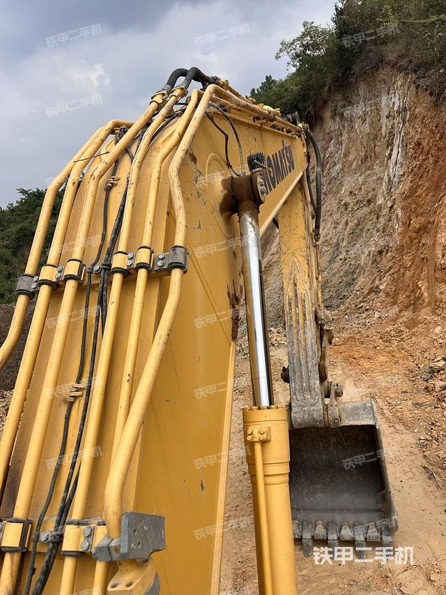 大臂整体 右侧(工作和回转装置) 大臂整体 右侧(工作和回转装置)