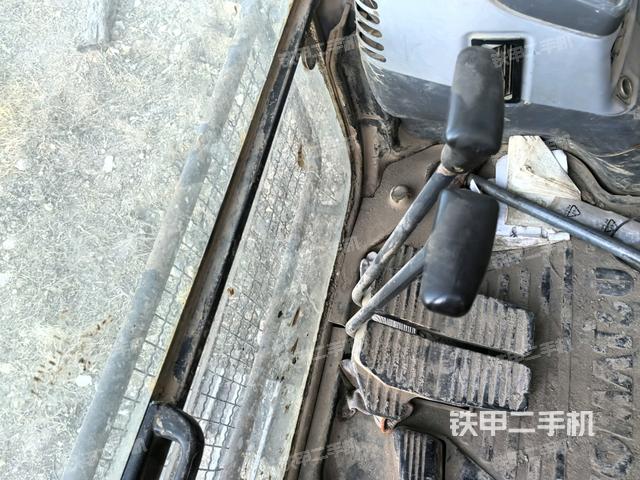 駕駛室左前45度（駕駛室部分）