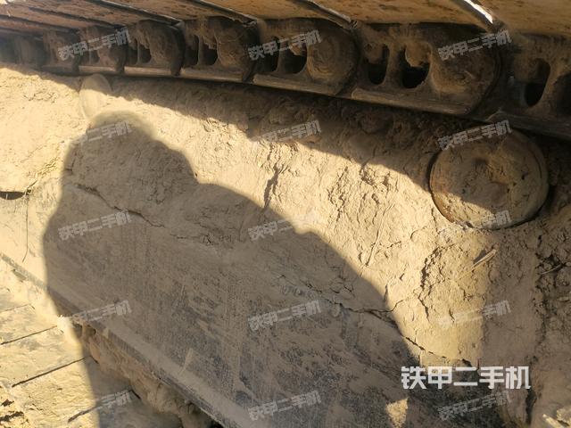 右側(cè)履帶整體(行走機構(gòu)) 右側(cè)履帶整體(行走機構(gòu))