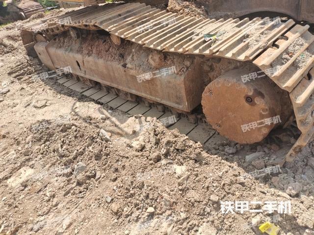 左側(cè)履帶整體?（行走機(jī)構(gòu)）