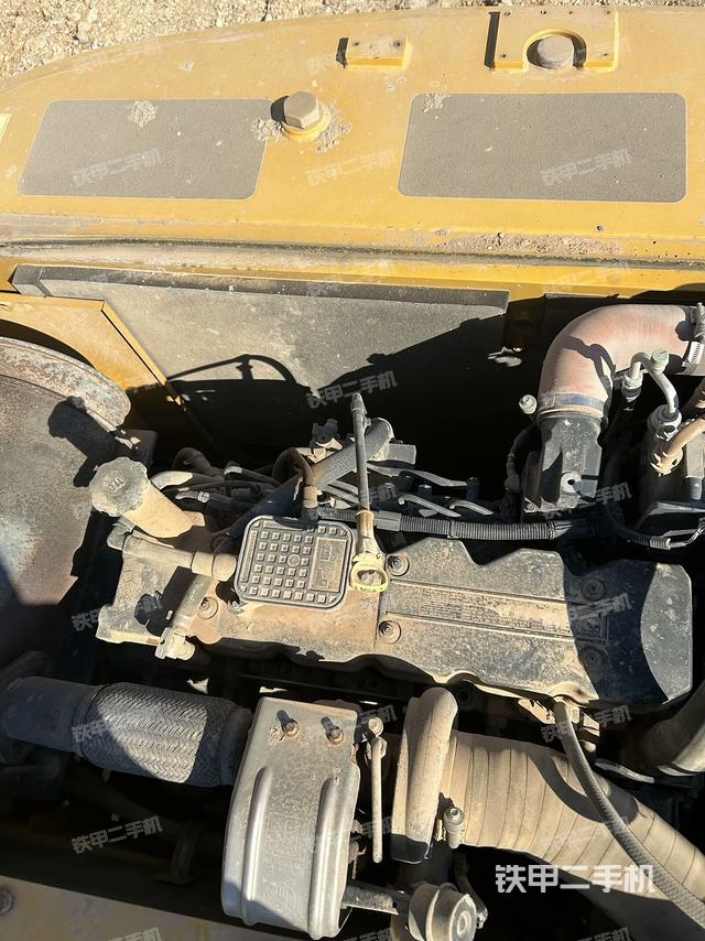 氣門(mén)室蓋螺絲特寫(xiě)（上車(chē)部件）