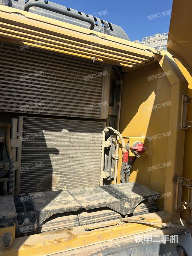 散熱器正面（大件艙室）