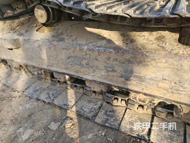 右驅(qū)動輪（行走機(jī)構(gòu)）