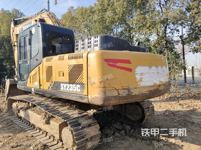 三一重工SY215C挖掘机的设备实拍-第3张实拍照片