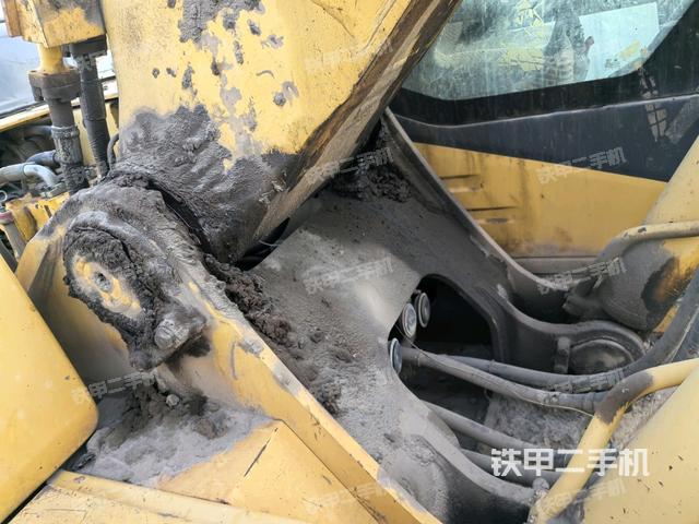 大臂背部俯視（工作和回轉(zhuǎn)裝置）