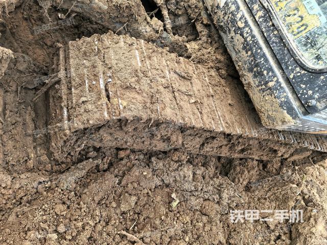 單側(cè)履帶整體（整機(jī)外觀）