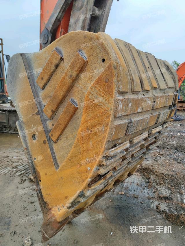 铲斗45度(工作和回转装置) 铲斗45度(工作和回转装置)