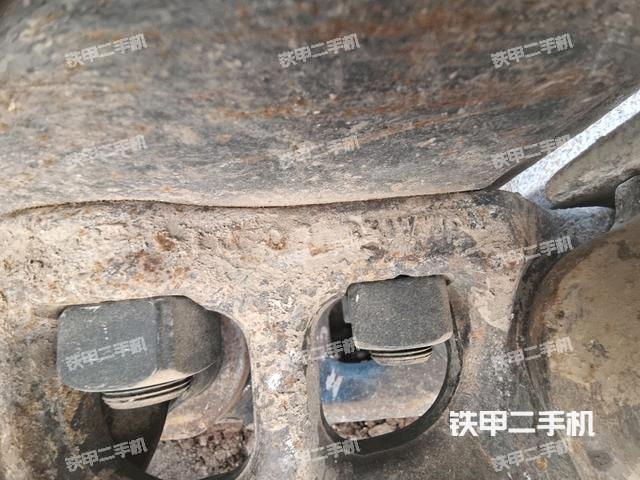 右驅(qū)動(dòng)輪（行走機(jī)構(gòu)）