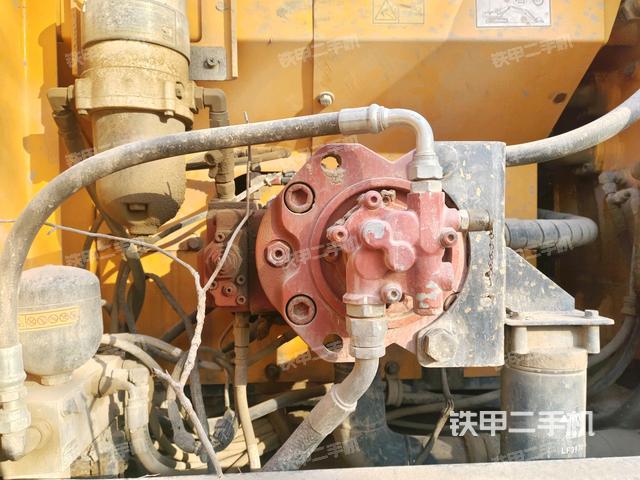 液壓泵斜45?右（大件艙室）