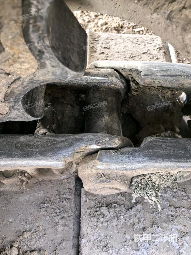 右側(cè)履帶整體（行走機(jī)構(gòu)）