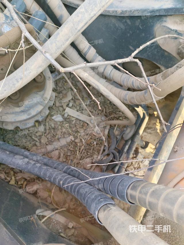 中央回轉(zhuǎn)接頭特寫（上車部件）