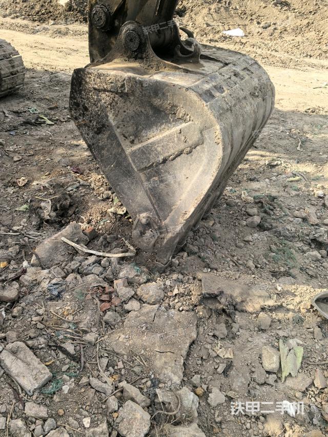 鏟斗45度(工作和回轉(zhuǎn)裝置) 鏟斗45度(工作和回轉(zhuǎn)裝置)