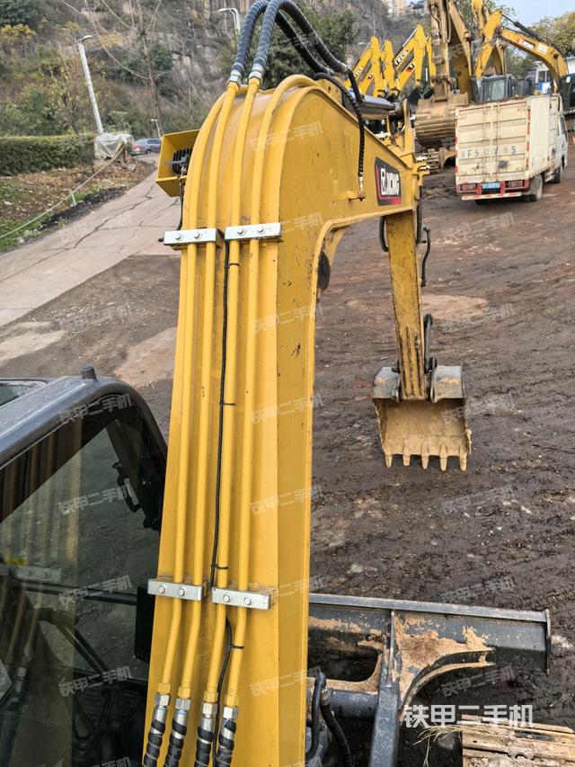 大臂根部?斜（工作和回轉(zhuǎn)裝置）