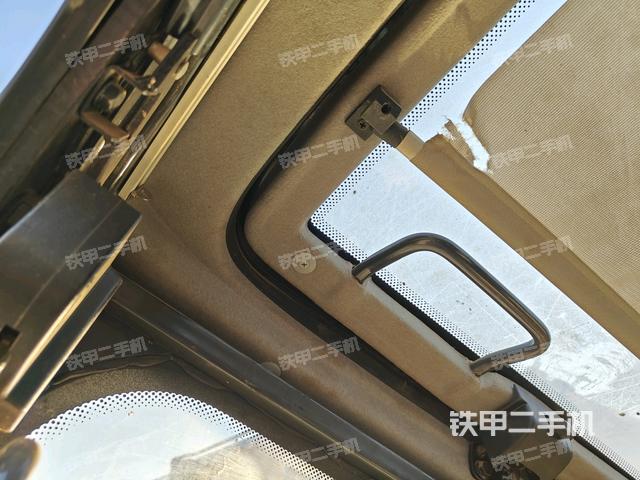 座椅后部(駕駛室部分) 座椅后部(駕駛室部分)