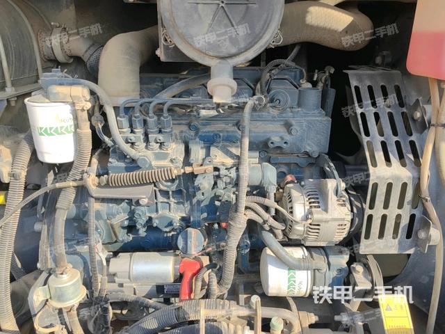 發(fā)動(dòng)機(jī)室（上車部件）