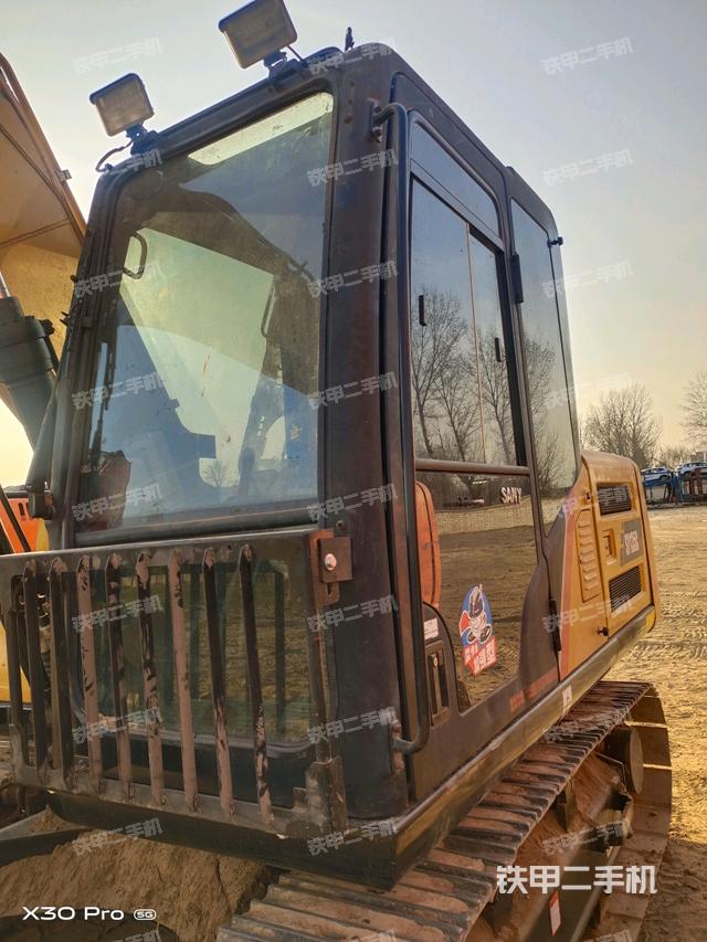 駕駛室整體（整機(jī)外觀）