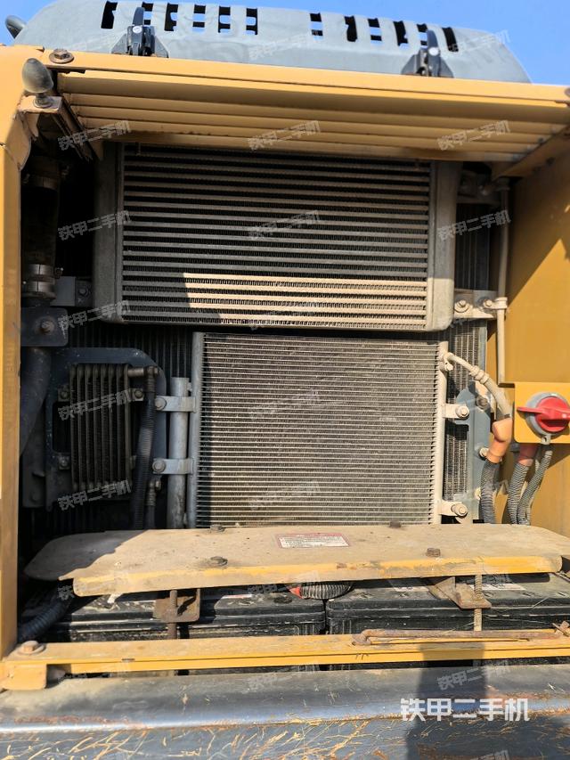 散熱器正面（大件艙室）