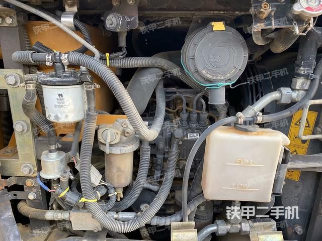 發(fā)動(dòng)機(jī)整體俯視(整機(jī)外觀) 發(fā)動(dòng)機(jī)整體俯視(整機(jī)外觀)