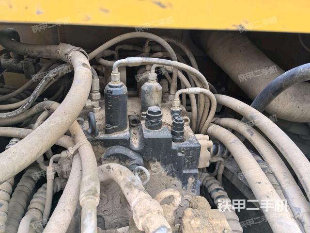駕駛室頂部俯視(上車(chē)部件) 駕駛室頂部俯視(上車(chē)部件)