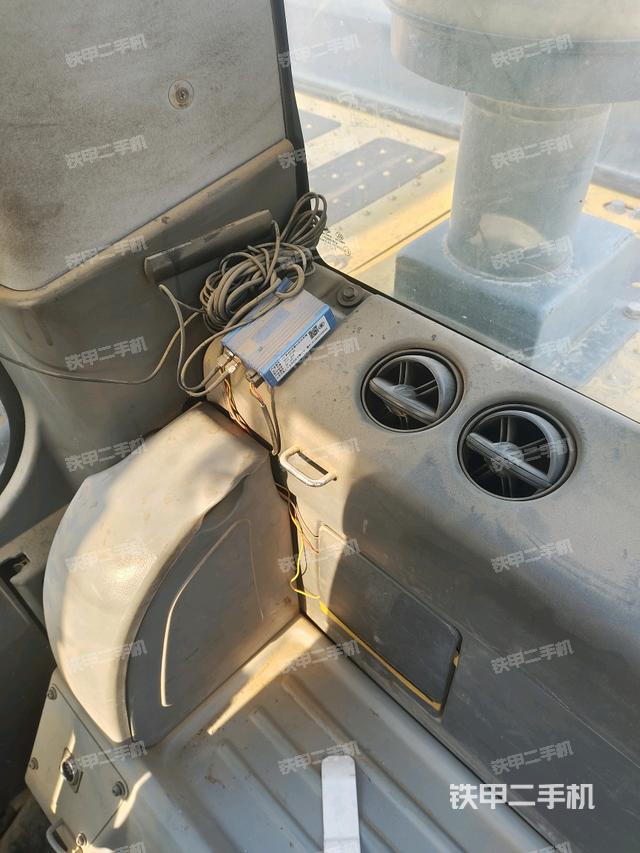 后窗玻璃角標(biāo)（駕駛室部分）