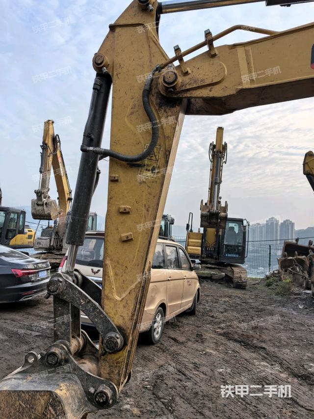 鏟斗右后整體（工作和回轉(zhuǎn)裝置）