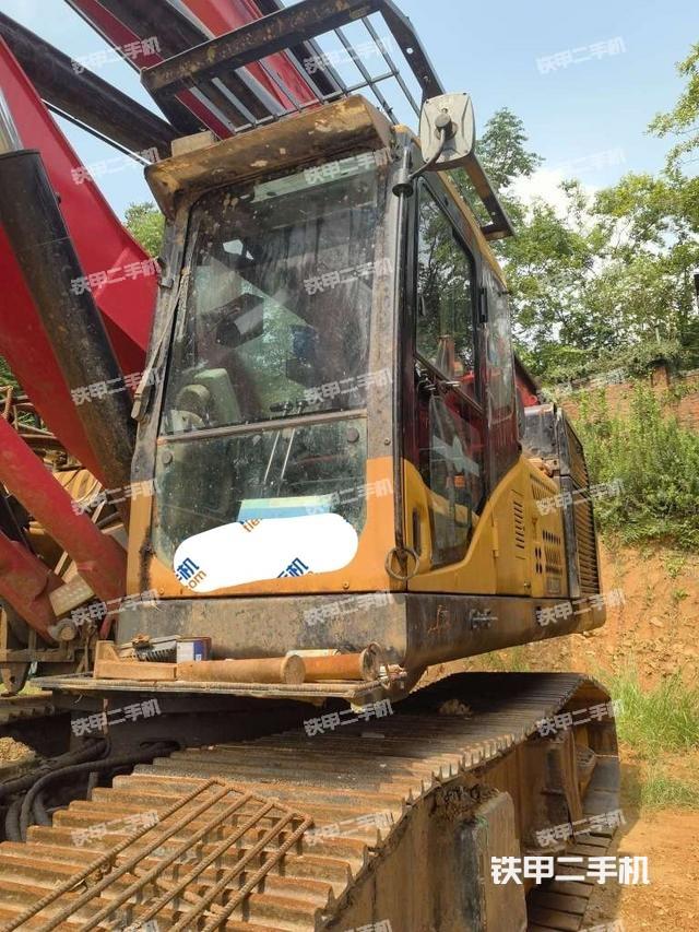 駕駛室正側(cè)(駕駛室/操作室) 駕駛室正側(cè)(駕駛室/操作室)