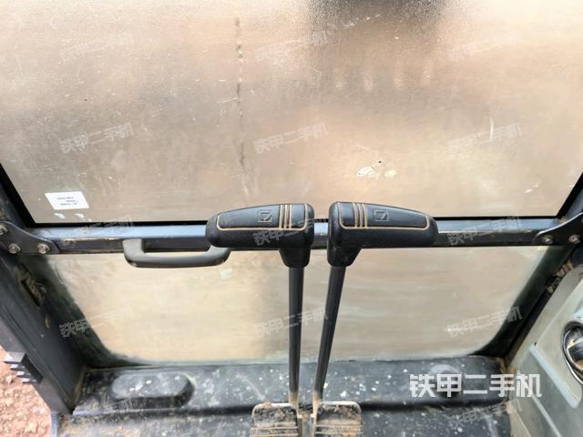 座椅左側(cè)控制臺(tái)/音響/含左手柄(駕駛室部分) 座椅左側(cè)控制臺(tái)/音響/含左手柄(駕駛室部分)