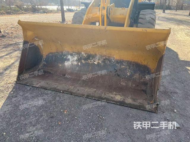 山东临工L933装载机的设备实拍-第7张实拍照片
