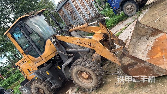 駕駛室操作臺(tái)(整機(jī)外觀及大件) 駕駛室操作臺(tái)(整機(jī)外觀及大件)