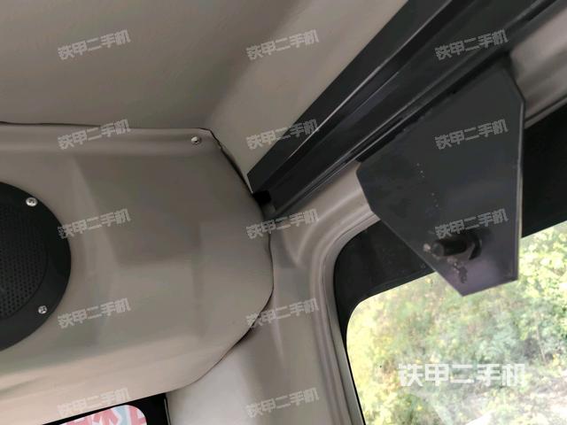 右側玻璃角標(駕駛室部分) 右側玻璃角標(駕駛室部分)