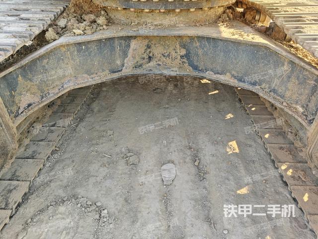 大臂根部?斜視(工作和回轉(zhuǎn)裝置) 大臂根部?斜視(工作和回轉(zhuǎn)裝置)