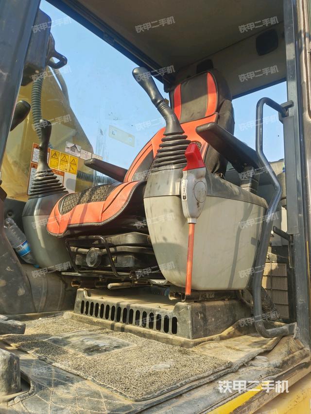 駕駛室正側(cè)（駕駛室部分）