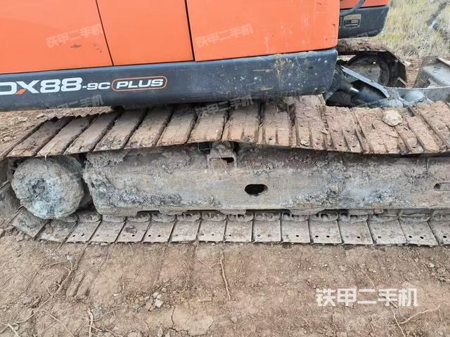 單側履帶整體(整機外觀) 單側履帶整體(整機外觀)