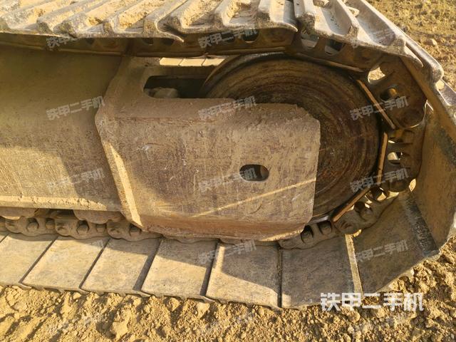 左驅(qū)動(dòng)輪（行走機(jī)構(gòu)）