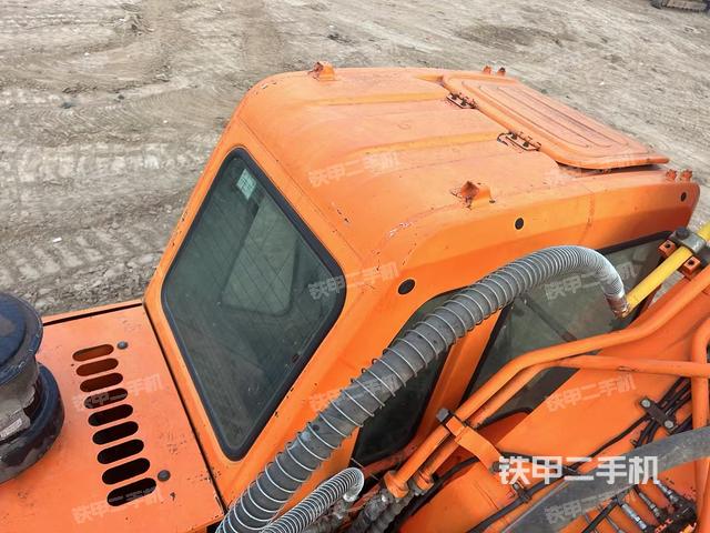 駕駛室頂部（整機(jī)外觀）