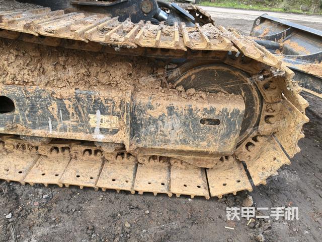 右驅(qū)動(dòng)輪（行走機(jī)構(gòu)）