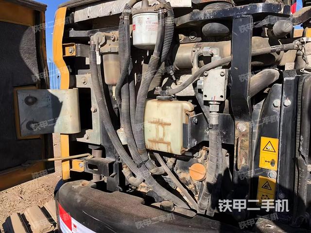 發(fā)動機(jī)整體俯視(整機(jī)外觀) 發(fā)動機(jī)整體俯視(整機(jī)外觀)