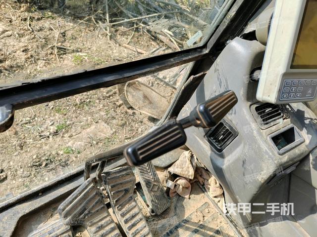 座椅后部（驾驶室部分）