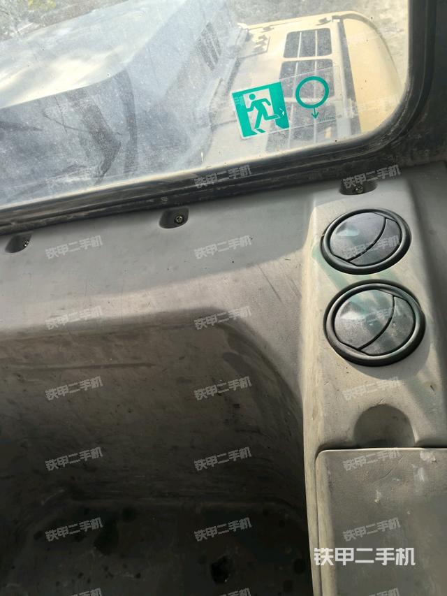 后窗玻璃角標(駕駛室部分) 后窗玻璃角標(駕駛室部分)