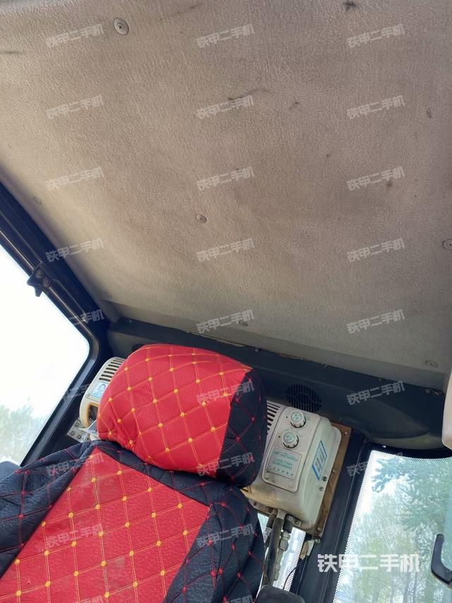 駕駛室頂部（整機(jī)外觀）