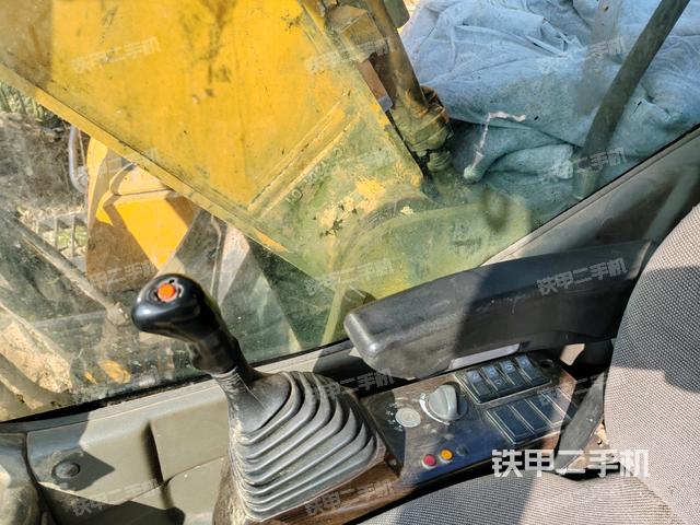 座椅右侧控制台/钥匙门/油门/含右手柄（驾驶室部分）