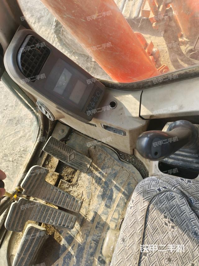 駕駛室整體（整機(jī)外觀）