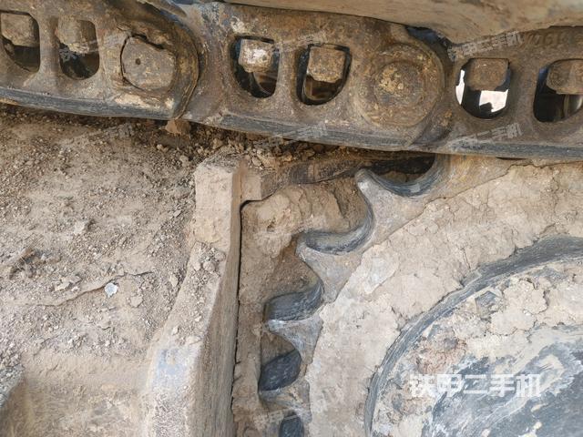 左驅(qū)動輪（行走機(jī)構(gòu)）