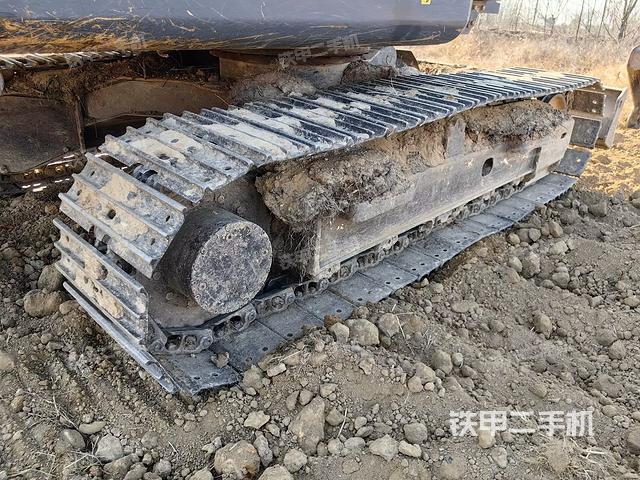 單側(cè)履帶整體(整機外觀) 單側(cè)履帶整體(整機外觀)